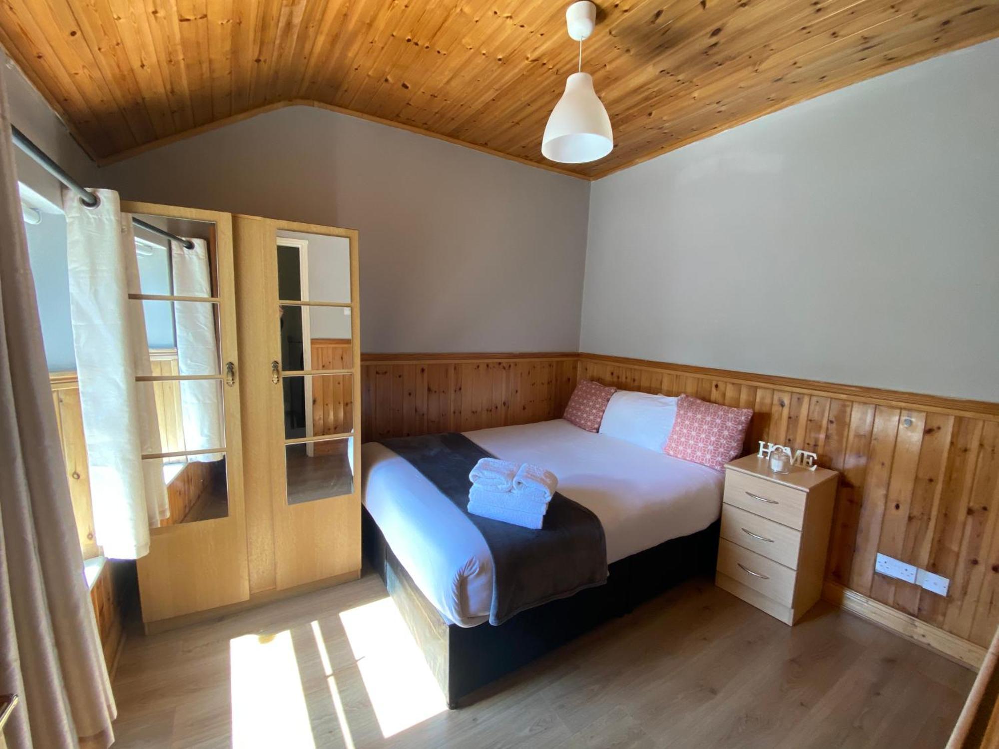Cosy City Centre Guest Room Shared Home غالواي المظهر الخارجي الصورة
